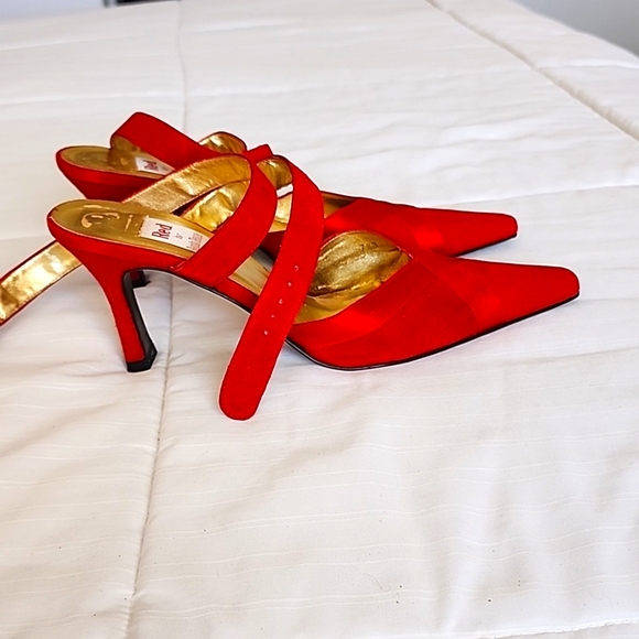 Red Suede Strappy 👠 Heels - Picture 1 of 6